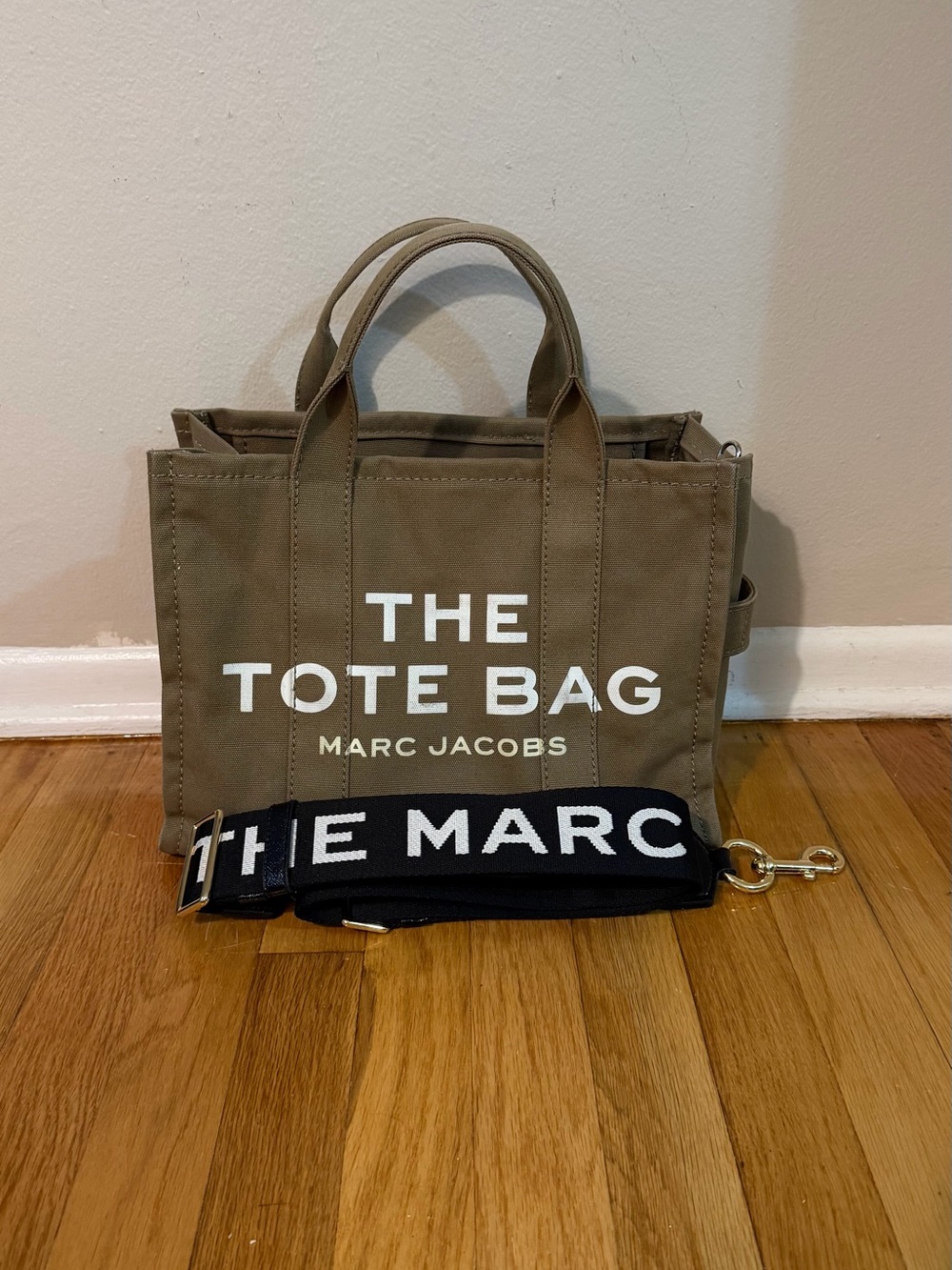Marc Jacobs The Tote Bag in Olive